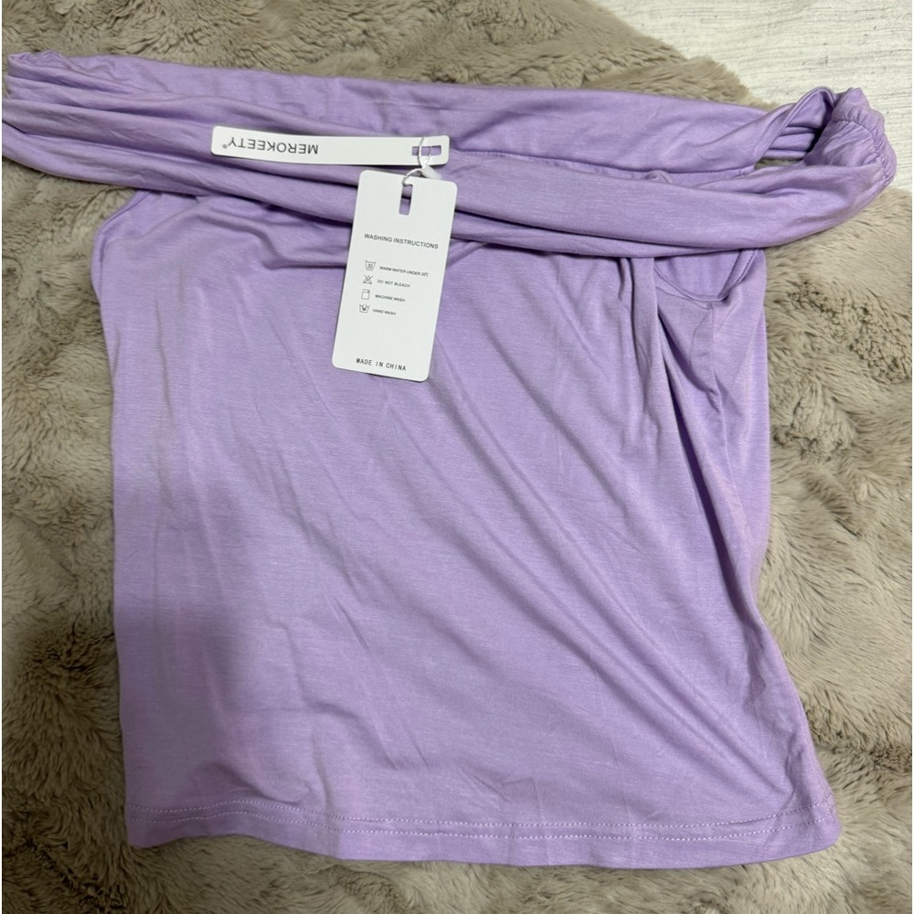Brand new- off the shoulder blouse